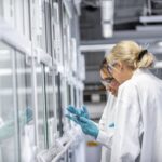 Personen im Labor